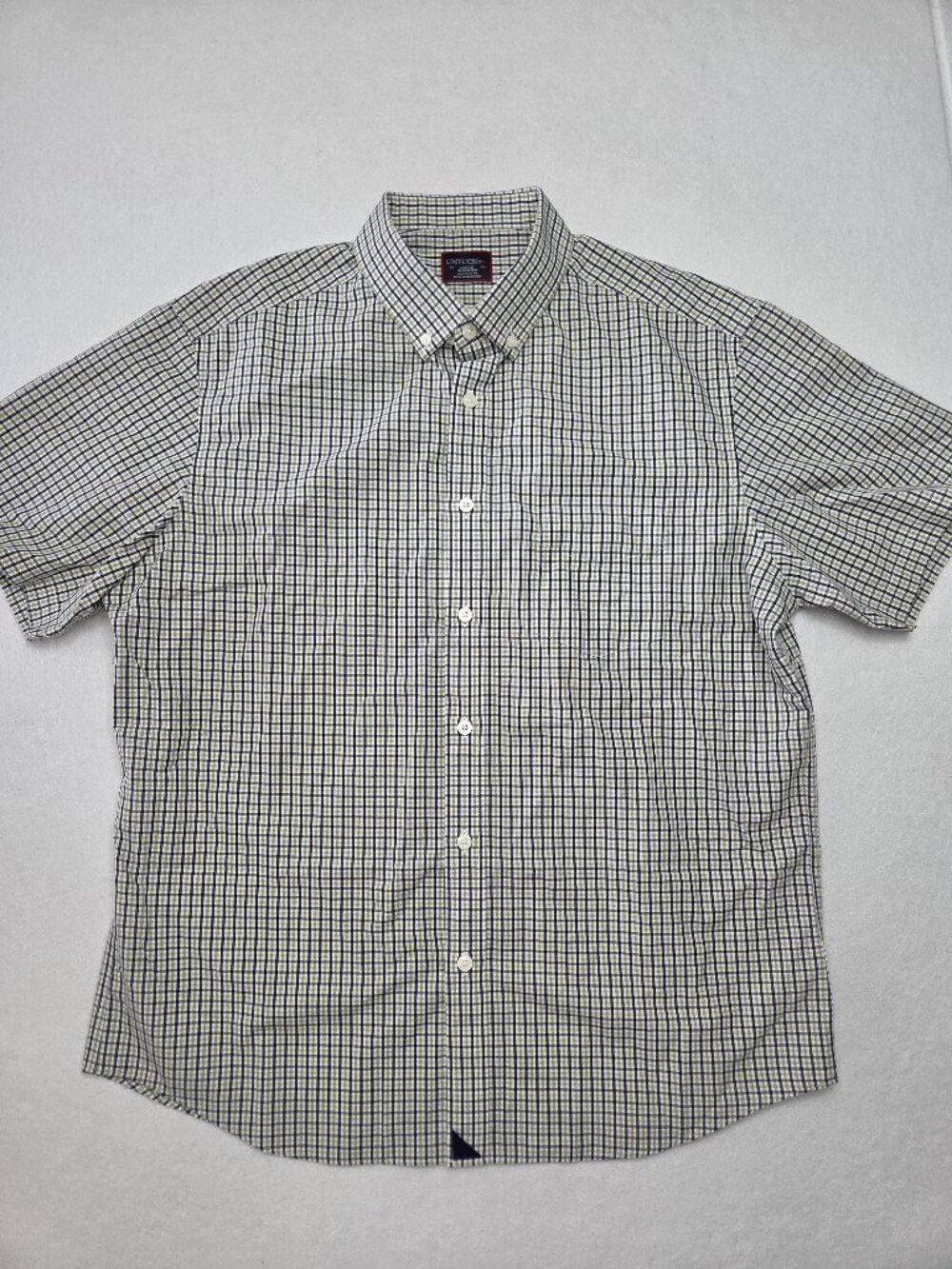 UNTUCKit Men’s Large Wrinkle Free Short Sleeve Plaid Button Down Cotton Shirt